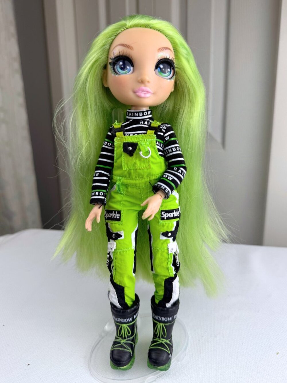 Rainbow High Winter Break Jade Hunter Doll 2021 MGA